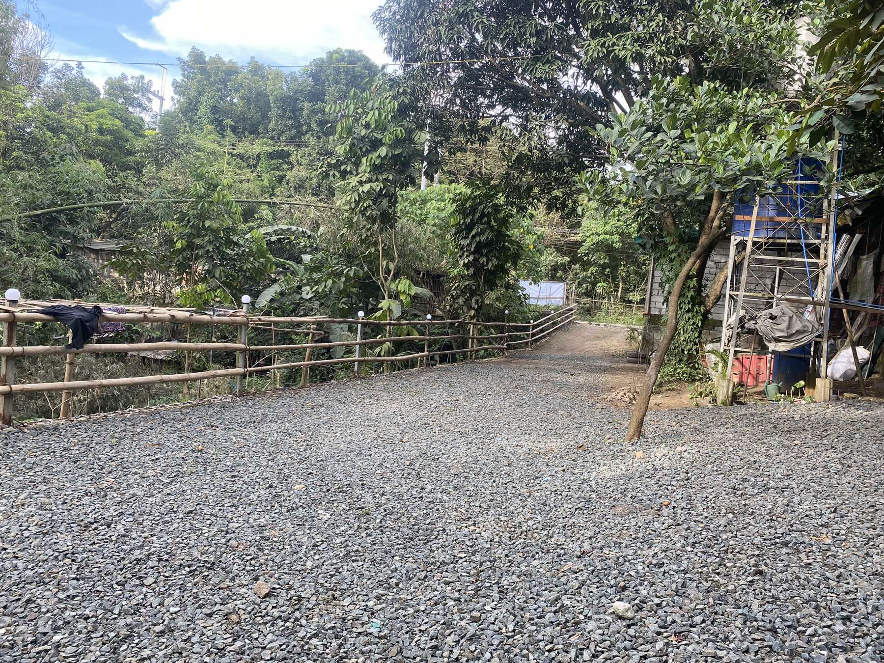 Patio and Estacion